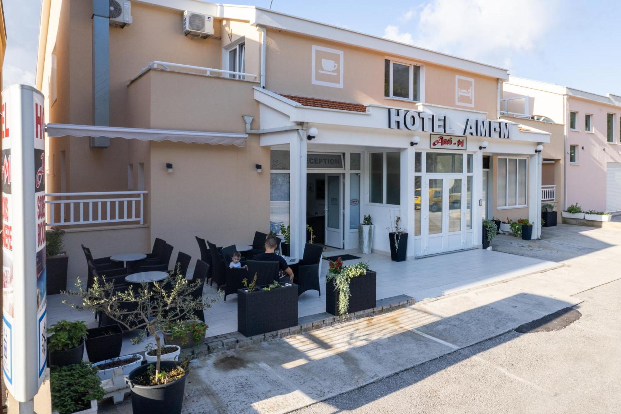 Hotel Ami-M Neum Buitenkant foto