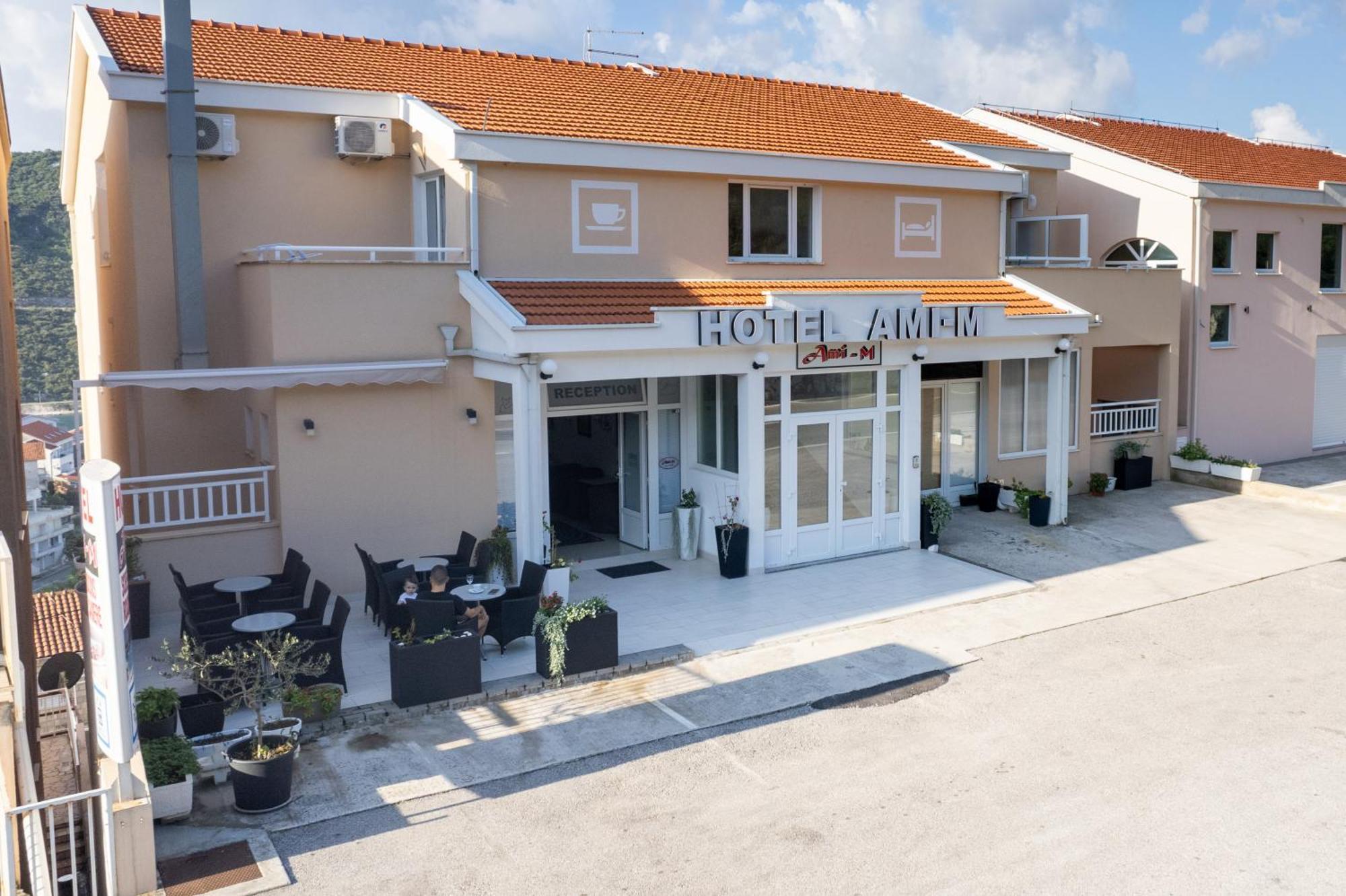 Hotel Ami-M Neum Buitenkant foto